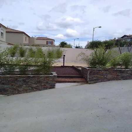 Appt Avec Piscine Commune A Debordement +jacuzzi *